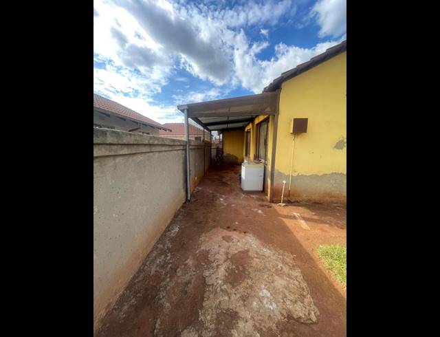 3 BEDROOM HOUSE FOR SALE IN PROTEA GLEN